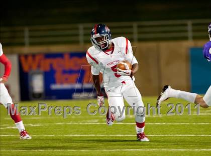 Thumbnail 1 in Boyd vs. Richardson (5A Region 2 Bi-District Playoffs) photogallery.