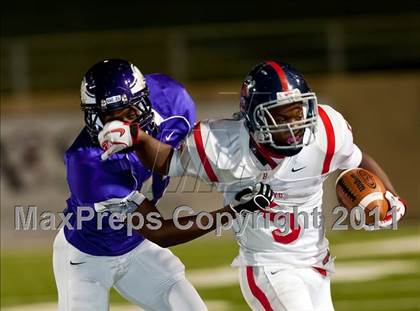 Thumbnail 1 in Boyd vs. Richardson (5A Region 2 Bi-District Playoffs) photogallery.