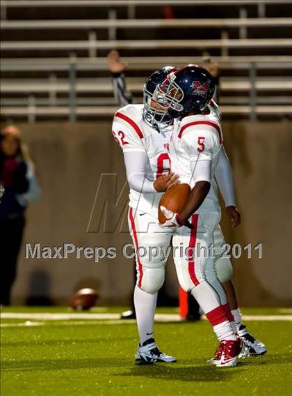 Thumbnail 3 in Boyd vs. Richardson (5A Region 2 Bi-District Playoffs) photogallery.