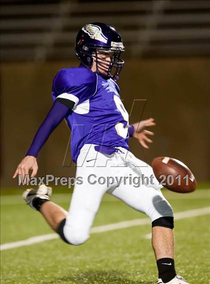 Thumbnail 3 in Boyd vs. Richardson (5A Region 2 Bi-District Playoffs) photogallery.