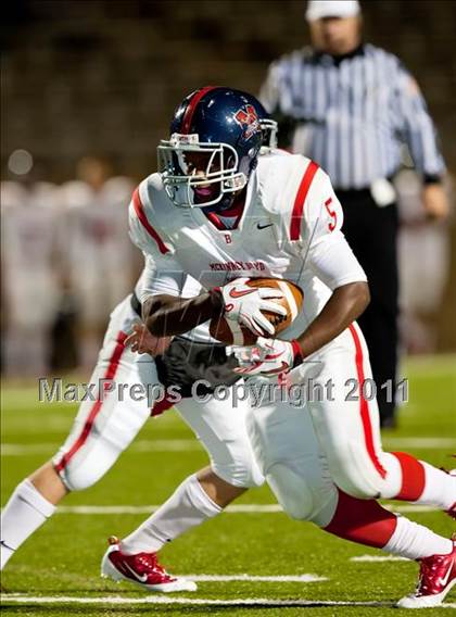 Thumbnail 1 in Boyd vs. Richardson (5A Region 2 Bi-District Playoffs) photogallery.