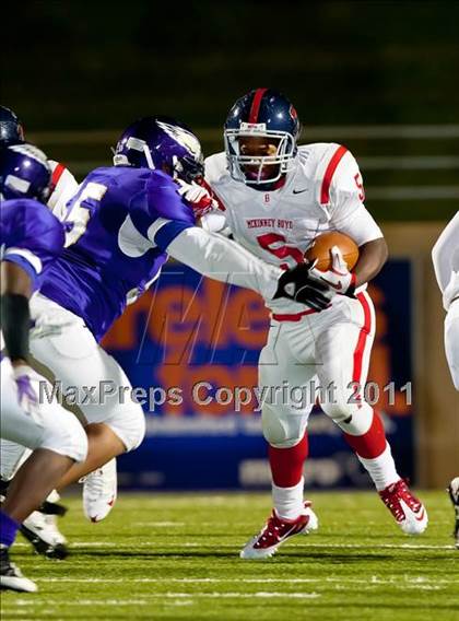 Thumbnail 1 in Boyd vs. Richardson (5A Region 2 Bi-District Playoffs) photogallery.