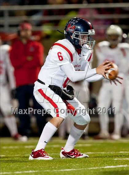Thumbnail 3 in Boyd vs. Richardson (5A Region 2 Bi-District Playoffs) photogallery.