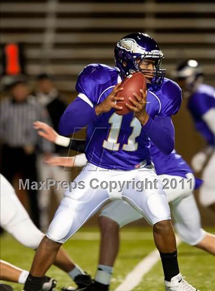 Thumbnail 3 in Boyd vs. Richardson (5A Region 2 Bi-District Playoffs) photogallery.