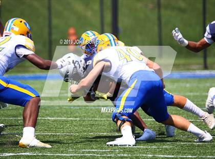Thumbnail 2 in Loyola Blakefield @ Gilman photogallery.