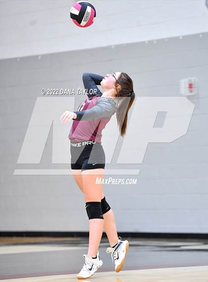 Thumbnail 3 in Nocona @ Poolville photogallery.