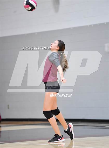 Thumbnail 1 in Nocona @ Poolville photogallery.