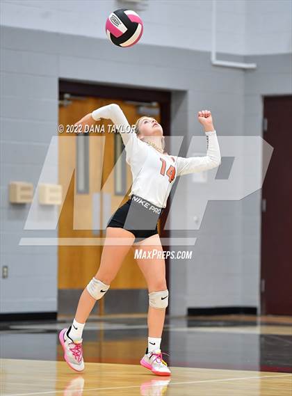 Thumbnail 2 in Nocona @ Poolville photogallery.