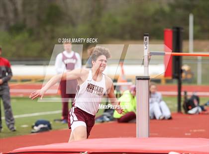 Thumbnail 2 in Jefferson City Relays photogallery.