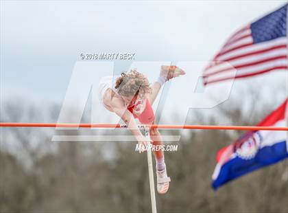 Thumbnail 1 in Jefferson City Relays photogallery.