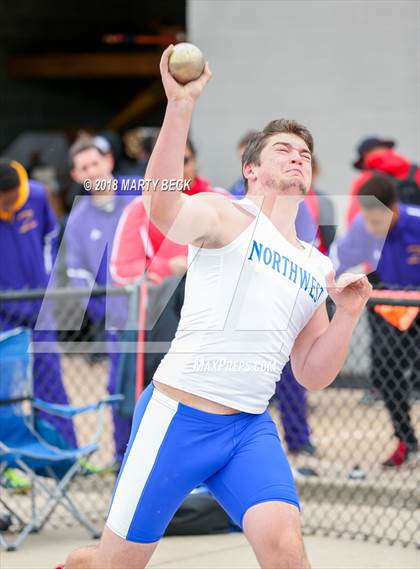 Thumbnail 2 in Jefferson City Relays photogallery.