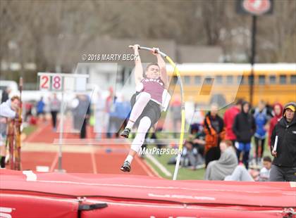 Thumbnail 1 in Jefferson City Relays photogallery.
