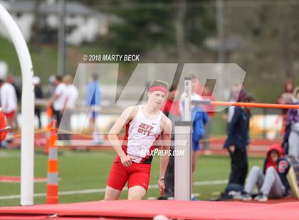 Thumbnail 3 in Jefferson City Relays photogallery.
