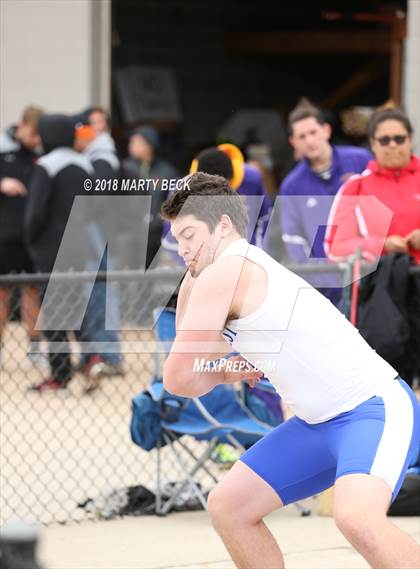 Thumbnail 3 in Jefferson City Relays photogallery.