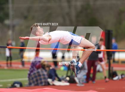 Thumbnail 2 in Jefferson City Relays photogallery.