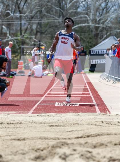 Thumbnail 3 in Jefferson City Relays photogallery.