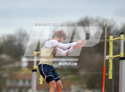 Thumbnail 1 in Jefferson City Relays photogallery.