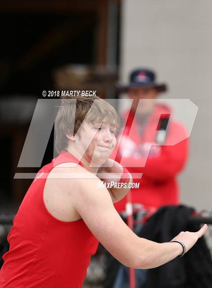Thumbnail 2 in Jefferson City Relays photogallery.