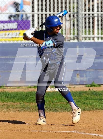 Thumbnail 3 in Gahr vs. Lynwood photogallery.