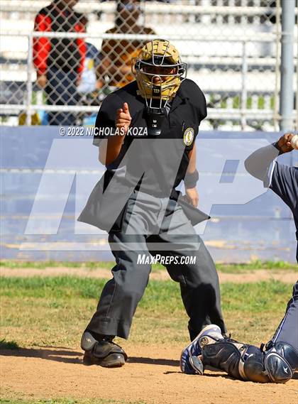 Thumbnail 3 in Gahr vs. Lynwood photogallery.