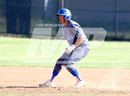 Thumbnail 3 in Gahr vs. Lynwood photogallery.