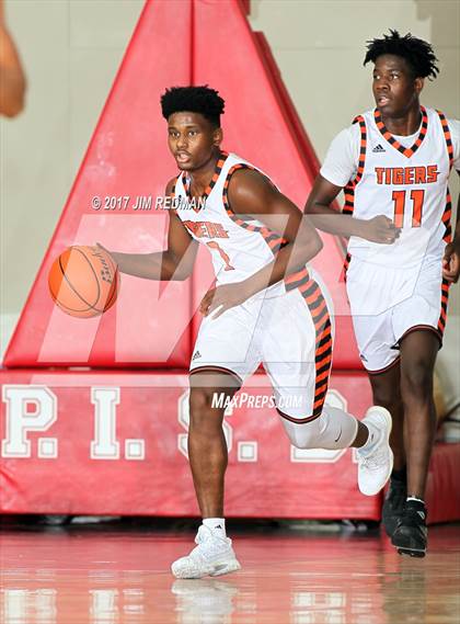 Thumbnail 3 in Lancaster vs. Tompkins (McDonald's Texas Invitational) photogallery.