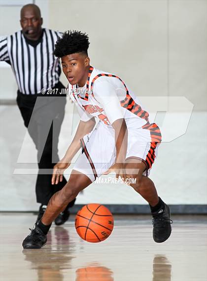 Thumbnail 2 in Lancaster vs. Tompkins (McDonald's Texas Invitational) photogallery.