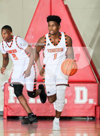 Thumbnail 2 in Lancaster vs. Tompkins (McDonald's Texas Invitational) photogallery.