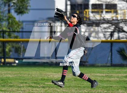 Thumbnail 2 in El Rancho vs Whittier (Rivera Park) photogallery.