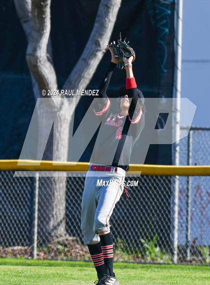 Thumbnail 3 in El Rancho vs Whittier (Rivera Park) photogallery.