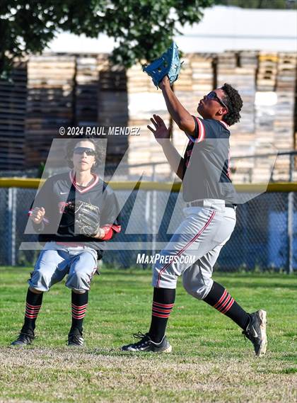 Thumbnail 3 in El Rancho vs Whittier (Rivera Park) photogallery.