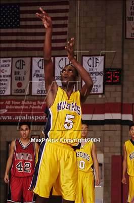 Thumbnail 2 in Walnut vs Pomona (Ayala DogFight Tourney) photogallery.