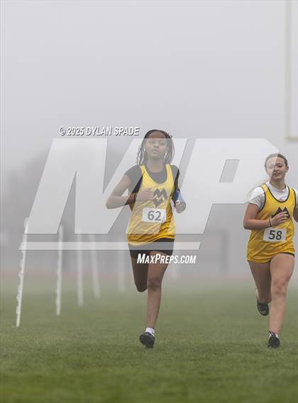 Thumbnail 2 in Pikeview XC Meet photogallery.