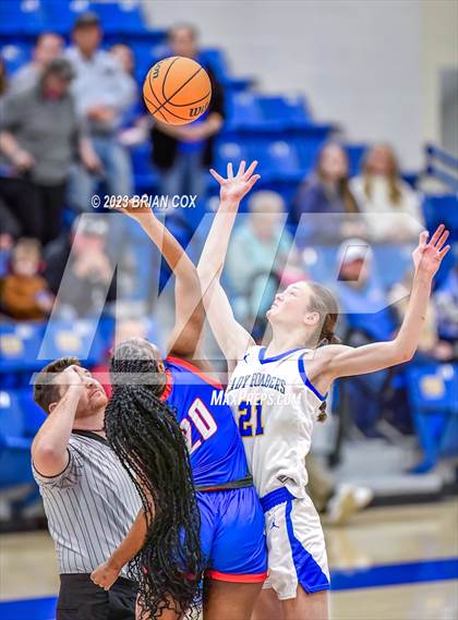 Thumbnail 3 in Mountain Home vs Paragould (Ultimate Auto Tournament) photogallery.