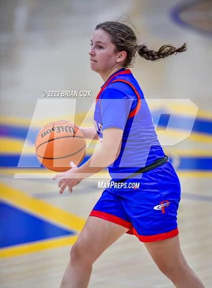Thumbnail 2 in Mountain Home vs Paragould (Ultimate Auto Tournament) photogallery.