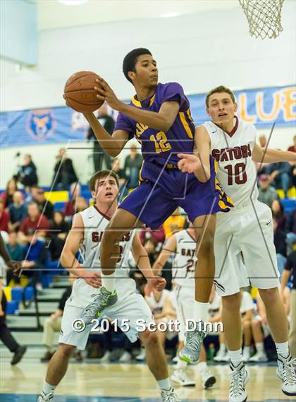 Thumbnail 2 in Archbishop Riordan vs. Sacred Heart Prep (CIF CCS Open Quarterfinal) photogallery.