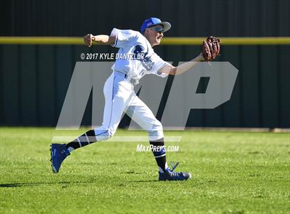 Thumbnail 2 in Krum vs Mabank (Sunnyvale Invitational) photogallery.