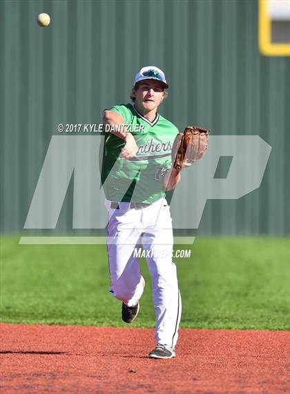 Thumbnail 3 in Krum vs Mabank (Sunnyvale Invitational) photogallery.