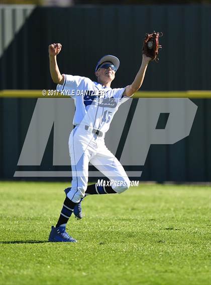 Thumbnail 3 in Krum vs Mabank (Sunnyvale Invitational) photogallery.