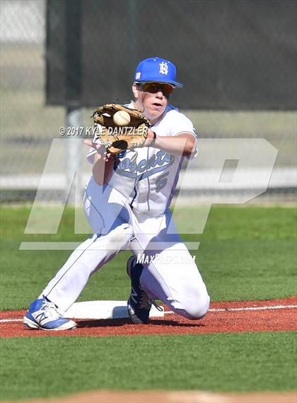 Thumbnail 2 in Krum vs Mabank (Sunnyvale Invitational) photogallery.