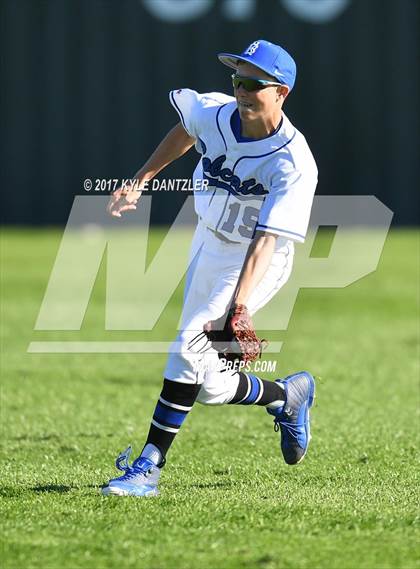 Thumbnail 1 in Krum vs Mabank (Sunnyvale Invitational) photogallery.