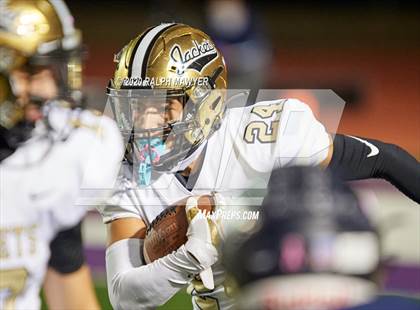 Thumbnail 2 in Boerne-Champion vs. Edcouch-Elsa photogallery.