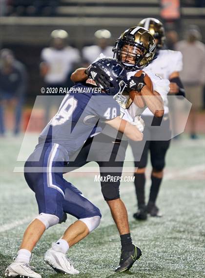 Thumbnail 2 in Boerne-Champion vs. Edcouch-Elsa photogallery.
