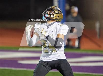 Thumbnail 1 in Boerne-Champion vs. Edcouch-Elsa photogallery.