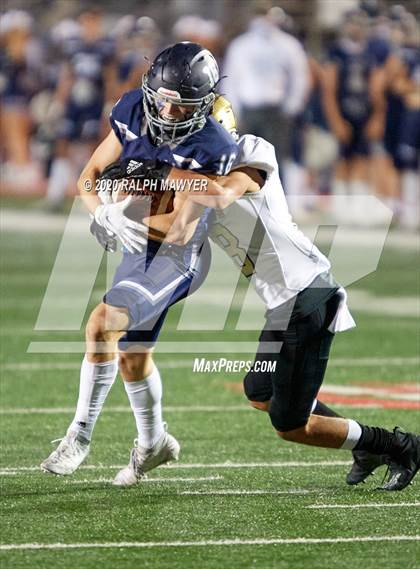 Thumbnail 2 in Boerne-Champion vs. Edcouch-Elsa photogallery.