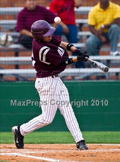 Thumbnail 1 in Lee vs Austin (Texas 5A Region III Playoffs) photogallery.