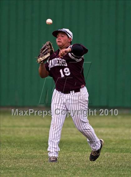 Thumbnail 1 in Lee vs Austin (Texas 5A Region III Playoffs) photogallery.