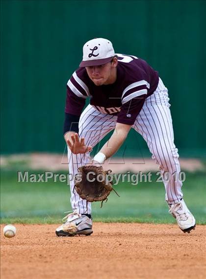 Thumbnail 1 in Lee vs Austin (Texas 5A Region III Playoffs) photogallery.