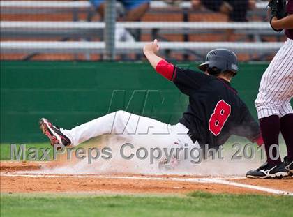 Thumbnail 1 in Lee vs Austin (Texas 5A Region III Playoffs) photogallery.