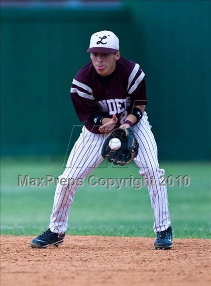 Thumbnail 3 in Lee vs Austin (Texas 5A Region III Playoffs) photogallery.